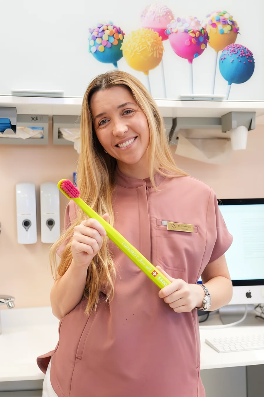 Dentist-Mariela Hernandez-Geneva